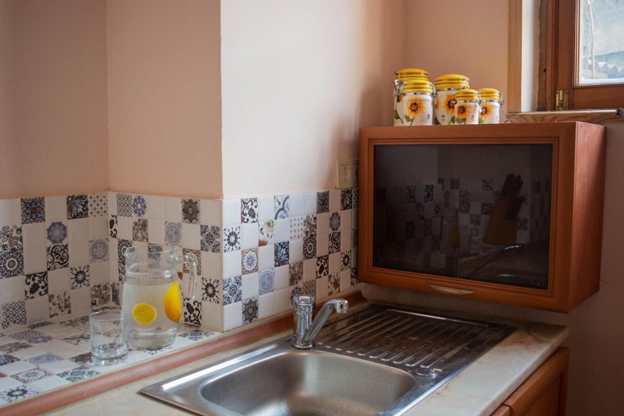 Sunflower Hotel Tbilisi Buitenkant foto