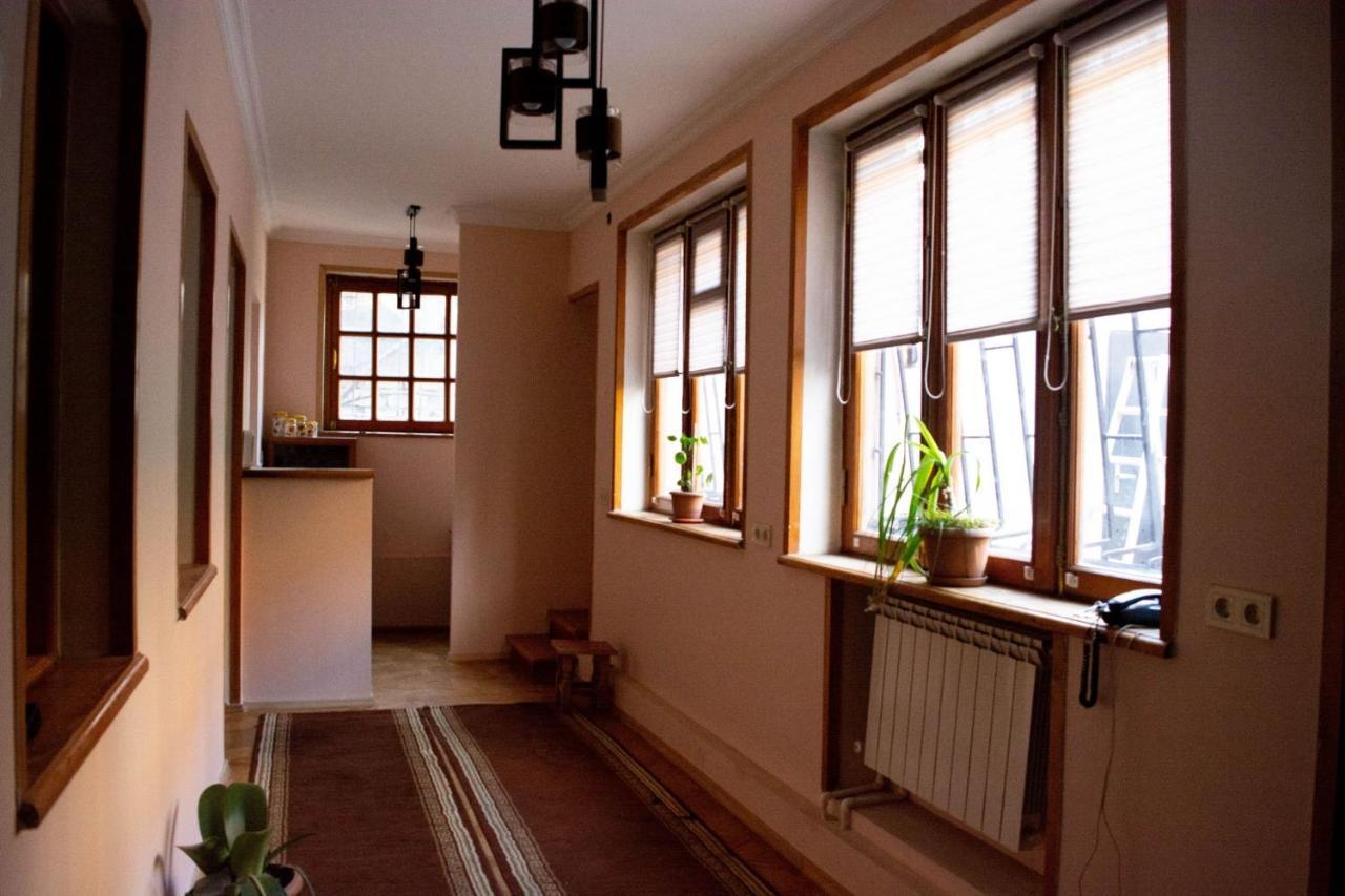 Sunflower Hotel Tbilisi Buitenkant foto